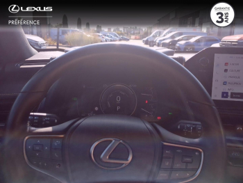 Photo 8 du bon plan LEXUS UX 250h Luxe 2WD occasion à 30990 €