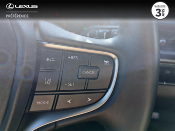 Photo 10 du bon plan LEXUS UX 250h Luxe 2WD occasion à 30990 €
