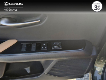 Photo 12 du bon plan LEXUS UX 250h Luxe 2WD occasion à 30990 €