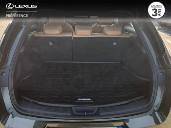 Photo 15 du bon plan LEXUS UX 250h Luxe 2WD occasion à 30990 €