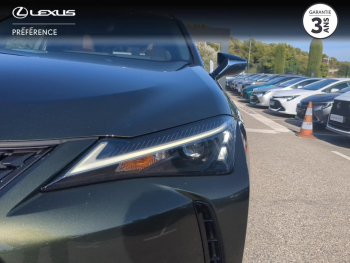 Photo 20 du bon plan LEXUS UX 250h Luxe 2WD occasion à 30990 €