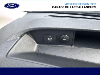 Photo 22 du bon plan FORD Transit 2T Fg VUL PE 350 L2H2 135 kW Batterie 75/68 kWh Trend Business occasion à 38590 €