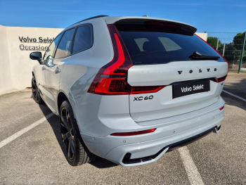 Photo 2 du bon plan VOLVO XC60 T6 Hybride Rechargeable 335ch Black Edition Geartronic 8 AWD occasion à 72990 €