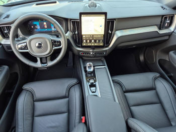 Photo 6 du bon plan VOLVO XC60 T6 Hybride Rechargeable 335ch Black Edition Geartronic 8 AWD occasion à 72990 €