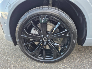 Photo 10 du bon plan VOLVO XC60 T6 Hybride Rechargeable 335ch Black Edition Geartronic 8 AWD occasion à 72990 €