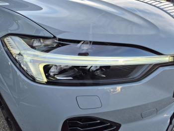 Photo 19 du bon plan VOLVO XC60 T6 Hybride Rechargeable 335ch Black Edition Geartronic 8 AWD occasion à 72990 €