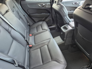 Photo 22 du bon plan VOLVO XC60 T6 Hybride Rechargeable 335ch Black Edition Geartronic 8 AWD occasion à 72990 €