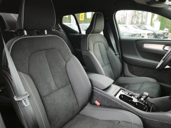 Photo 14 du bon plan VOLVO XC40 B3 163ch Black Edition DCT 7 occasion à 45990 €