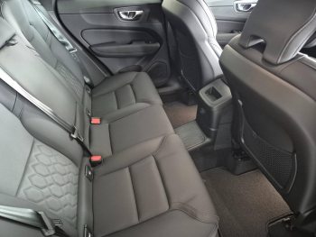 Photo 27 du bon plan VOLVO XC60 T6 Hybride Rechargeable 350ch Plus Style Dark Geartronic 8 AWD occasion à 67490 €