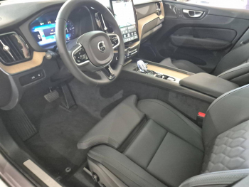 Photo 31 du bon plan VOLVO XC60 T6 Hybride Rechargeable 350ch Plus Style Dark Geartronic 8 AWD occasion à 67490 €