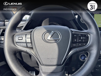 Photo 8 du bon plan LEXUS ES 300h F SPORT Executive occasion à 47990 €