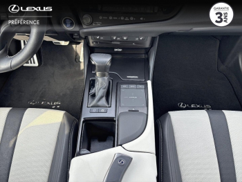 Photo 9 du bon plan LEXUS ES 300h F SPORT Executive occasion à 47990 €