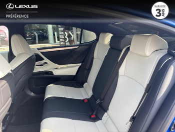 Photo 14 du bon plan LEXUS ES 300h F SPORT Executive occasion à 47990 €