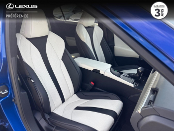 Photo 18 du bon plan LEXUS ES 300h F SPORT Executive occasion à 47990 €