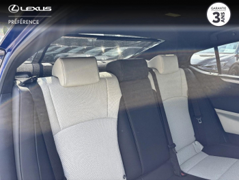 Photo 19 du bon plan LEXUS ES 300h F SPORT Executive occasion à 47990 €