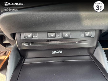 Photo 20 du bon plan LEXUS ES 300h F SPORT Executive occasion à 47990 €