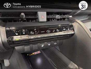 Photo 23 du bon plan TOYOTA C-HR 2.0 Hybride Rechargeable 225ch Graphic MY26 occasion à 37490 €