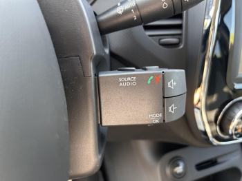 Photo 18 du bon plan RENAULT Captur 1.2 TCe 120ch Intens EDC occasion à 9850 €