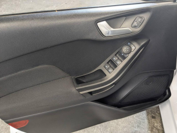 Photo 6 du bon plan FORD Fiesta 1.0 Flexifuel 95ch Titanium Business 5p occasion à 14290 €