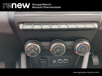 Photo 25 du bon plan RENAULT Clio 1.5 Blue dCi 100ch Evolution - 24 occasion à 13990 €