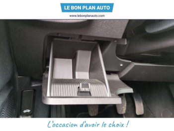 Photo 27 du bon plan FORD Fiesta 1.0 EcoBoost 125ch Stop&Start Vignale 5p Euro6.2 occasion à 10480 €