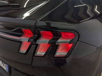 Photo 12 du bon plan FORD Mustang Mach-E 269ch Standard Range 76kWh Mach-E Propulsion occasion à 33989 €