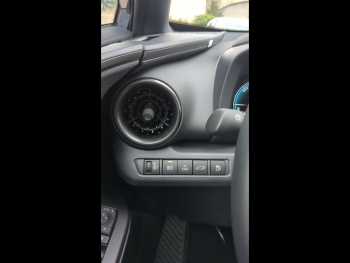 Photo 20 du bon plan TOYOTA C-HR 2.0 Hybride Rechargeable 225ch Graphic MY26 occasion à 37600 €