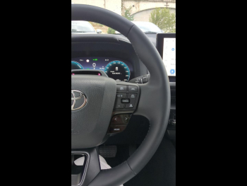 Photo 21 du bon plan TOYOTA C-HR 2.0 Hybride Rechargeable 225ch Graphic MY26 occasion à 37600 €