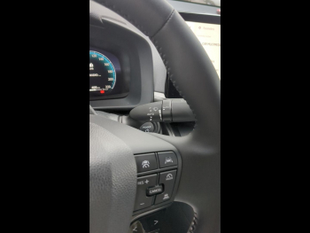 Photo 23 du bon plan TOYOTA C-HR 2.0 Hybride Rechargeable 225ch Graphic MY26 occasion à 37600 €