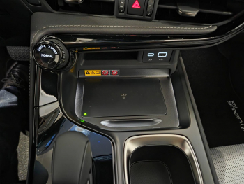 Photo 8 du bon plan LEXUS NX 450h+ Luxe 4WD occasion à 44990 €