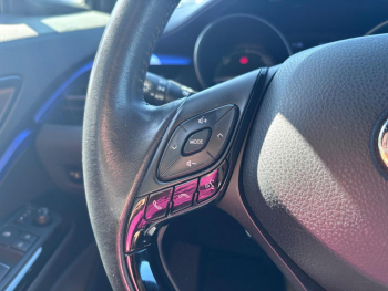 Photo 19 du bon plan TOYOTA C-HR 122h Graphic 2WD E-CVT MY20 occasion à 17690 €