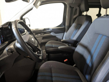 Photo 11 du bon plan FORD Transit Custom Fg VUL 320 L1H1 2.5 Duratec 232ch Hybride recheargeable Cabine Approfondie Sport CVT occasion à 43989 €