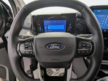 Photo 20 du bon plan FORD Transit Custom Fg VUL 320 L1H1 2.5 Duratec 232ch Hybride recheargeable Cabine Approfondie Sport CVT occasion à 43989 €