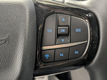 Photo 22 du bon plan FORD Transit Custom Fg VUL 320 L1H1 2.5 Duratec 232ch Hybride recheargeable Cabine Approfondie Sport CVT occasion à 43989 €