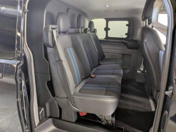 Photo 24 du bon plan FORD Transit Custom Fg VUL 320 L1H1 2.5 Duratec 232ch Hybride recheargeable Cabine Approfondie Sport CVT occasion à 43989 €