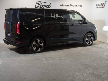Photo 27 du bon plan FORD Transit Custom Fg VUL 320 L1H1 2.5 Duratec 232ch Hybride recheargeable Cabine Approfondie Sport CVT occasion à 43989 €