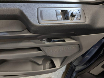 Photo 8 du bon plan FORD Tourneo Custom 320 L2H1 2.0 EcoBlue 150ch Titanium occasion à 55990 €