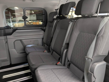 Photo 13 du bon plan FORD Tourneo Custom 320 L2H1 2.0 EcoBlue 150ch Titanium occasion à 55990 €