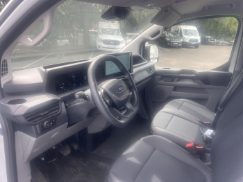 Photo 11 du bon plan FORD Transit Custom Fg VUL 320 L1H1 2.5 Duratec 232ch Hybride rechargeable Trend CVT occasion à 39480 €