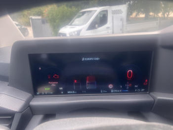 Photo 12 du bon plan FORD Transit Custom Fg VUL 320 L1H1 2.5 Duratec 232ch Hybride rechargeable Trend CVT occasion à 39480 €