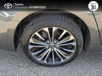 Photo 16 du bon plan TOYOTA Corolla Touring Spt 1.8 140ch Design MY25 occasion à 29490 €