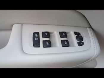 Photo 30 du bon plan VOLVO XC60 T6 Hybride Rechargeable 350ch Ultra Style Chrome Geartronic 8 AWD occasion à 54990 €