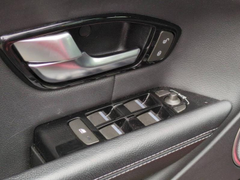Photo 18 du bon plan LAND-ROVER Evoque 2.0 TD4 180 Pure BVA Mark V occasion à 19970 €