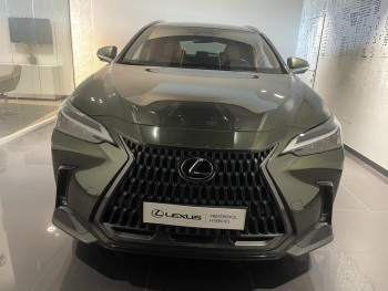 Photo 2 du bon plan LEXUS NX 450h+ Luxe 4WD MY25 occasion à 49990 €