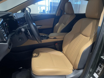 Photo 15 du bon plan LEXUS NX 450h+ Luxe 4WD MY25 occasion à 49990 €