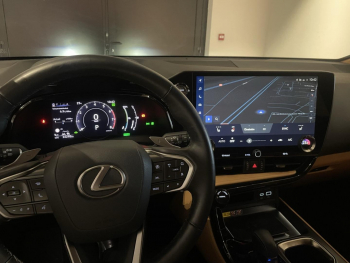 Photo 20 du bon plan LEXUS NX 450h+ Luxe 4WD MY25 occasion à 49990 €