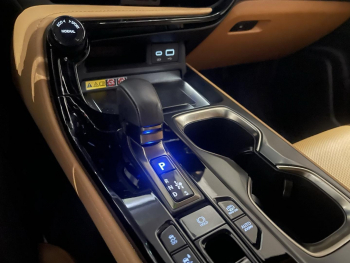 Photo 24 du bon plan LEXUS NX 450h+ Luxe 4WD MY25 occasion à 49990 €