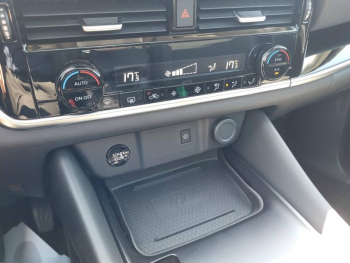 Photo 13 du bon plan NISSAN Qashqai e-POWER 190ch N-Connecta occasion à 24990 €