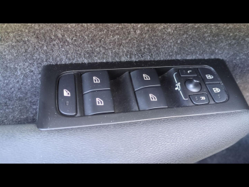 Photo 30 du bon plan VOLVO XC40 T4 Recharge 129 + 82ch Inscription Business DCT 7 occasion à 23990 €