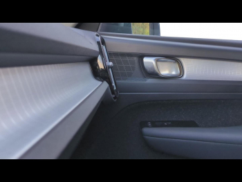 Photo 31 du bon plan VOLVO XC40 T4 Recharge 129 + 82ch Inscription Business DCT 7 occasion à 23990 €
